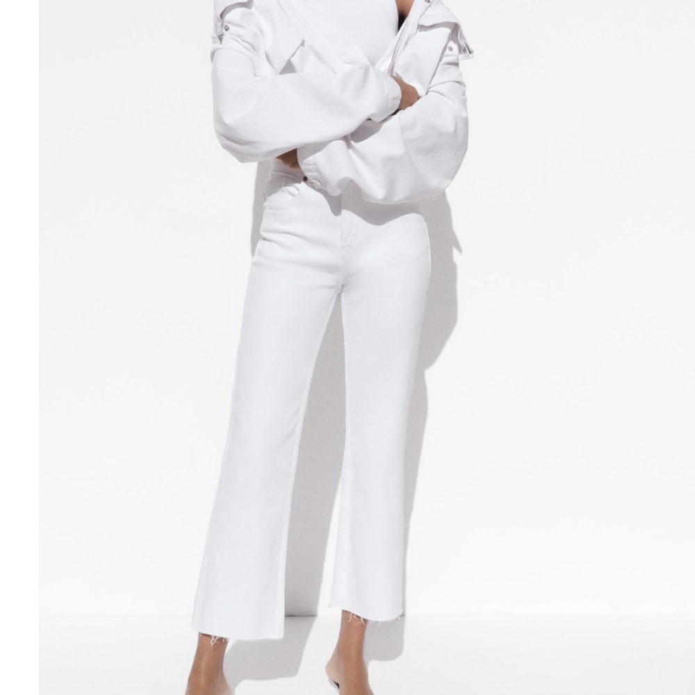 Mid-Rise White Cropped Flare Jeans from Zara w/tags